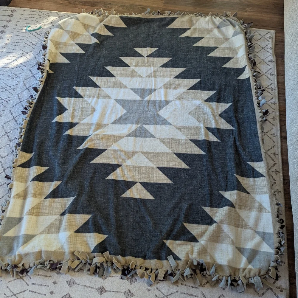 Like New Fleece Gray tribal blanket 65 x52.